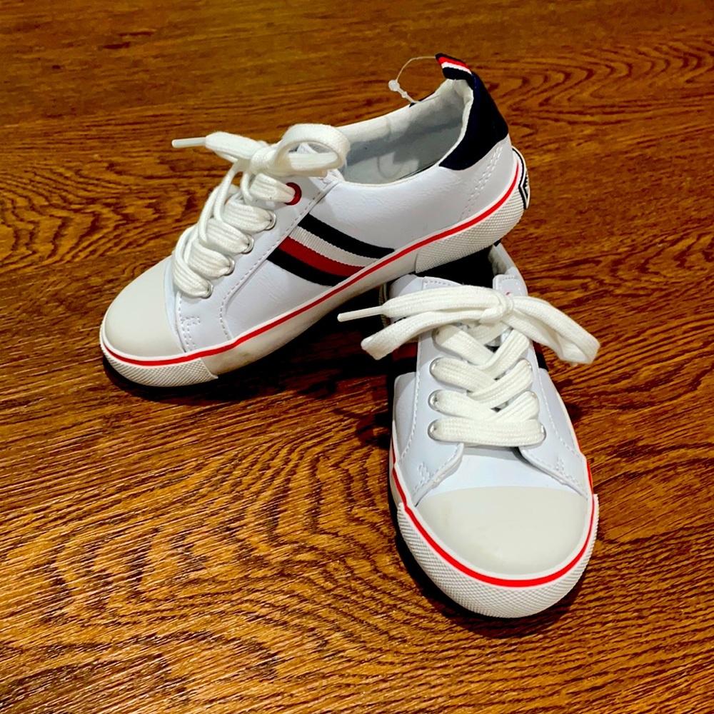 Brand new Tommy Hilfiger sneakers girl size 11